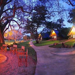 Hotel Old Ursula Camp Victoria Falls Exterior photo