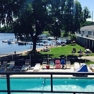 Triggs Bay Resort Arnolds Park Exterior photo