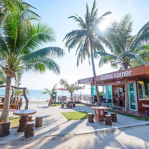 Baansuan Aokhai Beach Resort Mae Phim Exterior photo