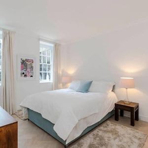 Bright And Leafy 1 Bedroom Flat In The Heart Of Chelsea Londyn Exterior photo