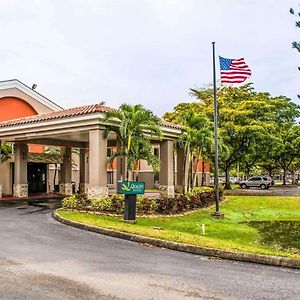 Quality Suites Fort Myers Airport I-75 Exterior photo