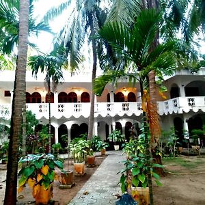 Palm Beach Resort By Yosha Guest Trikunamalaja Exterior photo