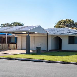 Willa Michael Street 39 Golden Beach Caloundra Exterior photo