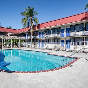 Econo Lodge Palm Harbor - Clearwater Exterior photo