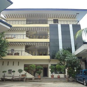 Hotel Reyna'S The Haven & Gardens Tagbilaran Exterior photo