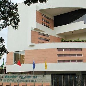 Hotel Grand Bee Bengaluru Exterior photo