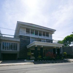 Hotel Reddoorz Plus Near Universitas Negeri Makassar 2 Exterior photo