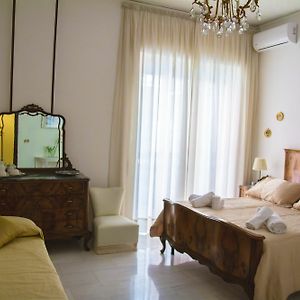 Happy Rooms In Easy House Neapol Exterior photo