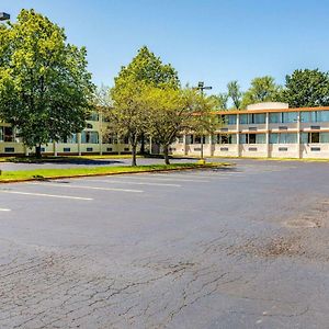 Hotel Suburban Studios Fredonia Exterior photo