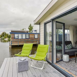 Apartament Bright And Comfortable Houseboat Aalsmeer Exterior photo