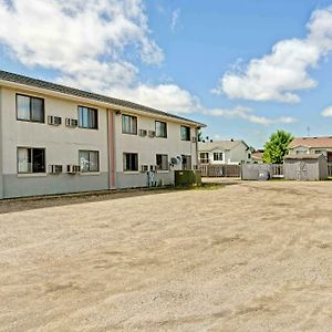 Hotel Super 8 By Wyndham Moorhead Exterior photo