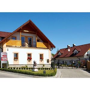 Hotel Penzion Rogallo Hořičky Exterior photo