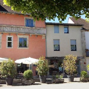 Hotel Le Relais De La Tour Figeac Exterior photo