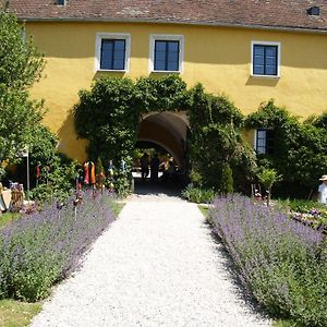 Bed and Breakfast Marienschloessl Wiedendorf Exterior photo