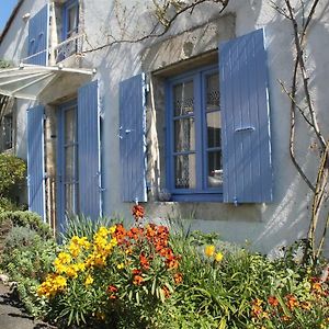 Willa La Maison Bleue Saint-Gelais Exterior photo