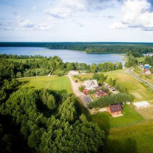 Sucha Rzeczka 3 C Rowerowa Przystań  w lesie - obok kuchnia regionalna Zajazd Sucha Rzeczka u Lecha przy jeziorze Serwy Exterior photo