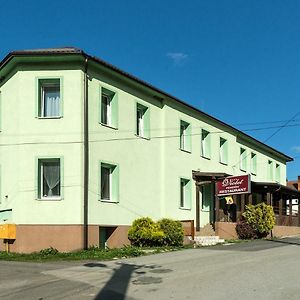 Hotel Ubytovanie Violet Ważec Exterior photo