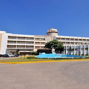 Hotel Cubanacan Comodoro Hawana Exterior photo