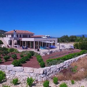Ampelitis Villa Pafos Exterior photo