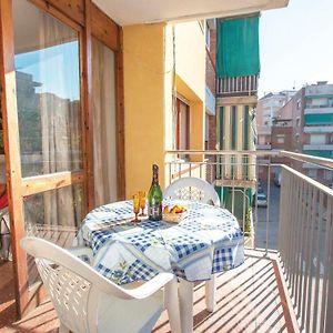 2 Bedroom Beautiful Apartment In Pineda De Mar Exterior photo