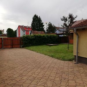 Willa Chata Černá v Pošumaví Exterior photo