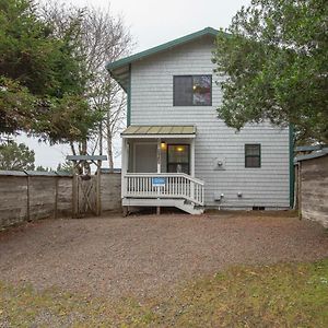 Willa Apple Gate Beach House Otter Rock Exterior photo