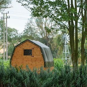 Hotel The Moat Lake Glamping Pod Clare Exterior photo