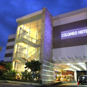 Bueno Colombo Hotel Yogyakarta Kalasan Exterior photo