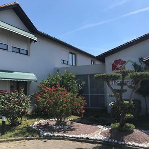 Hotel Les Jardins D'Oleron Saint-Pierre-d'Oleron Exterior photo