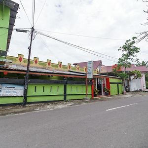 Hotel RedDoorz Syariah near Paradiso Beach Sabang Sabang  Exterior photo