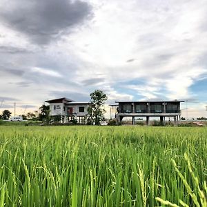 Hotel Ban Suweena Uthai Thani Exterior photo