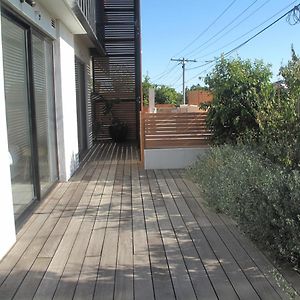 Modern 3 Bedroom Apt With Free Parking, Netflix, Wifi & Welcome Wine By Bnb Pro Melbourne Exterior photo