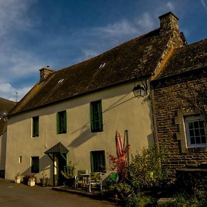 Bed and Breakfast Auberge Le Canard Qui Rit Plélauff Exterior photo