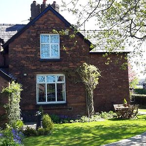 Bed and Breakfast The School House Warrington Exterior photo