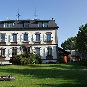 Bed and Breakfast Domaine De Fondain Laqueuille Exterior photo