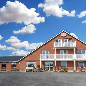 Coral Gables Guesthouse & Campsite Rosslare Harbour Exterior photo