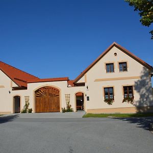 Hotel Penzion U Podkovare Trzeboń Exterior photo