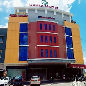 Venia Hotel Batam - CHSE Certified Sagulung Exterior photo