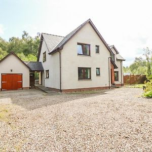 Willa Riverbank House Roybridge Exterior photo