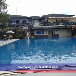 Parama Hotel Puncak Exterior photo