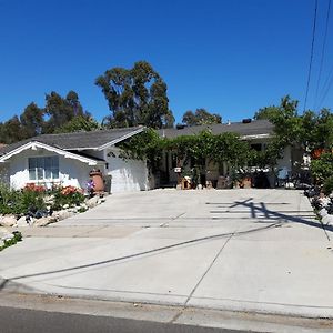 Hostel Oc House Santa Ana Exterior photo