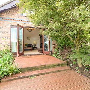 Willa Frog Meadow Barn Biddulph  Exterior photo