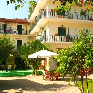 Des Roses Hotel Platanias  Exterior photo