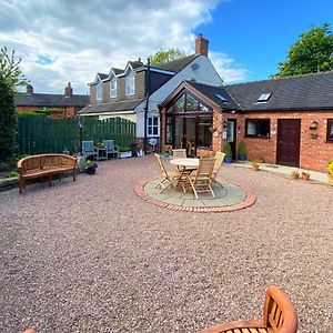 High View Cottage Uttoxeter Exterior photo