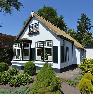 A Perfectly Located House In Nijeberkoop Close To The Drents Friese Wold Room photo
