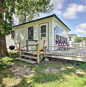 Pet-Friendly Beachfront Dent Cabin With Grill! Exterior photo