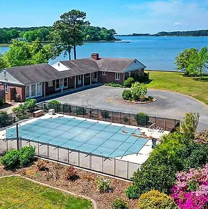 Bayfront Retreat With Game Room And Outdoor Pool! Exmore Exterior photo