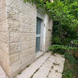 Apartament דירת גן מרווחת במיקום מעולה עם נטפליקס חינמי Ma'ale Adumim Exterior photo