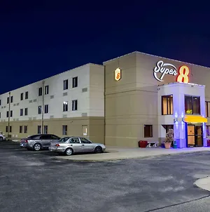Hotel Super 8 By Wyndham Wichita North Exterior photo