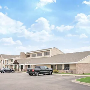 Baymont By Wyndham Lakeville Exterior photo